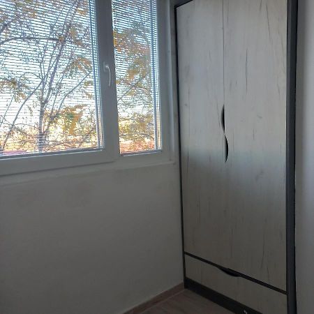 Lovely 1- Bedroom Condo Close To Downtown Skopje Exterior foto
