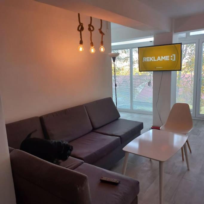 Lovely 1- Bedroom Condo Close To Downtown Skopje Exterior foto